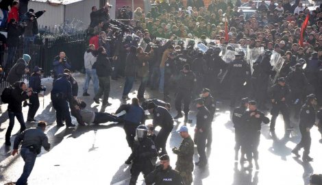 Самоопредељење упозорило косовске Србе