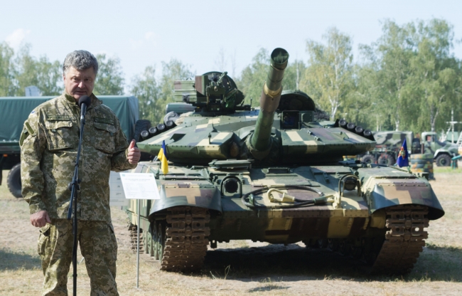 Porošenko: Ukrajina u Donbas šalje modernizovane tenkove T-80