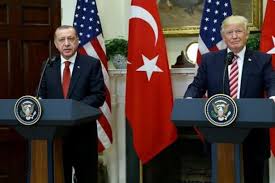 Трамп саопштио Ердогану да је дао наредбу да се прекине војна помоћ сиријским Курдима