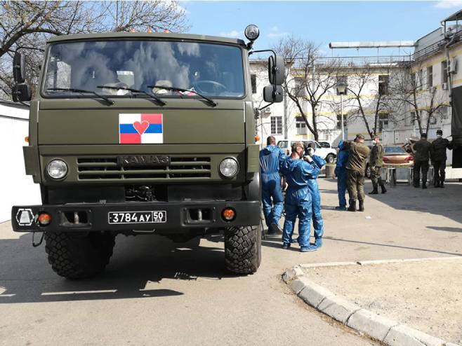 Руски стручњаци почели са дезинфиковањем здравствених установа у Бањалуци
