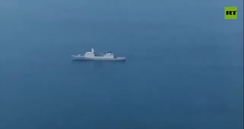 РТ: Брод холандске морнарице пресретнут након скретања према руским водама, наводи Москва, док Амстердам осуђује „опасан“ прелет