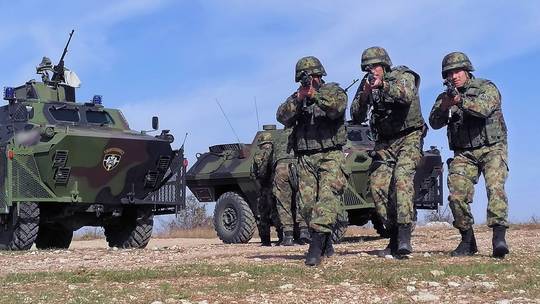 РТ: Војска Србије подигла степен борбене готовости због ситуације на Косову