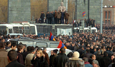Експлозија на митингу у Јеревану