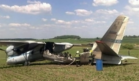 Тројица Руса повређених приликом слетања авиона Ан-30 у Чешкој, пуштени из болнице