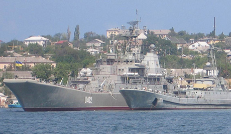 Два руска десантна брода плове ка обалама Сирије