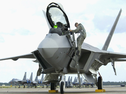 САД пребациле у Јужну Кореју борбене авионе F-22