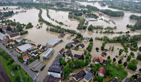 Број жртава поплава у централној Европи се већ попео на 15