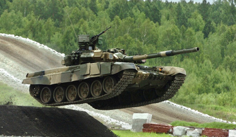 Јединствена борбена возила на сајму RAE 2013