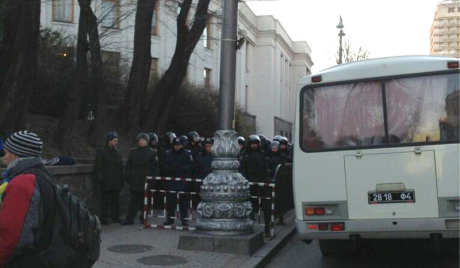 Од почетка протеста у Кијеву повређено више од 400 људи