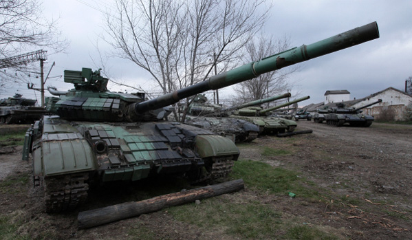 Украјинска војска изводи из резервe преко 900 јединица војне технике