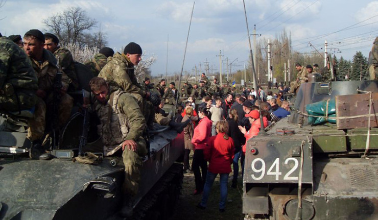 Украјинска армија повлачи оклопна возила из Краматорска