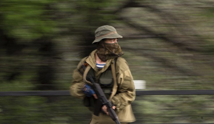 У Славјанску граната погодила зграду: има жртава