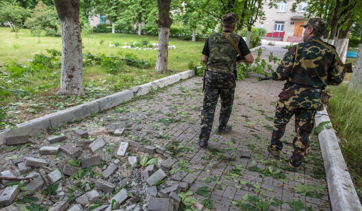 Отворена ватра на новинаре ВГТРК из минобацача у Славјанску