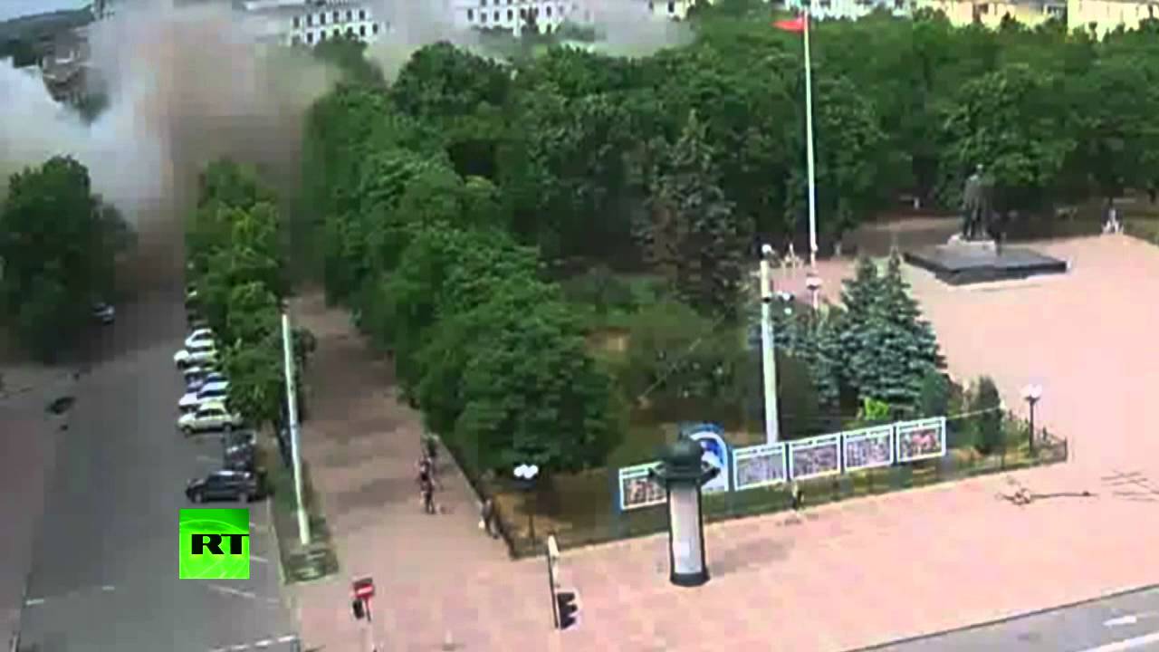 Снаге под контролом Кијева авионима бопмбардовале центар Луганска