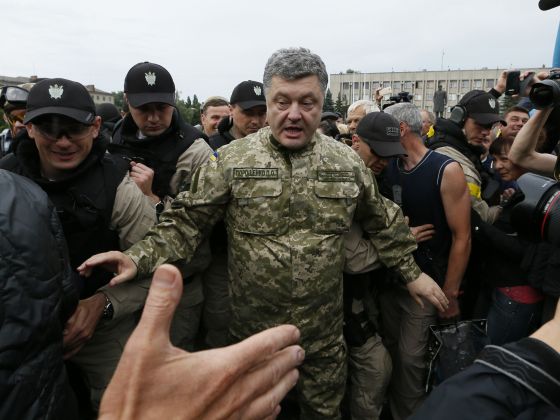 Порошенко обећао да ће убијати 100 припадника Народне војске за једног украјинског војника