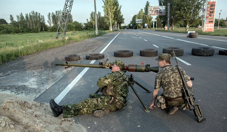 Пожар на гасоводу код аеродрома Доњецк због бомбардовања