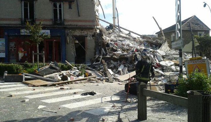 Експлозија у стамбеној згради у Француској