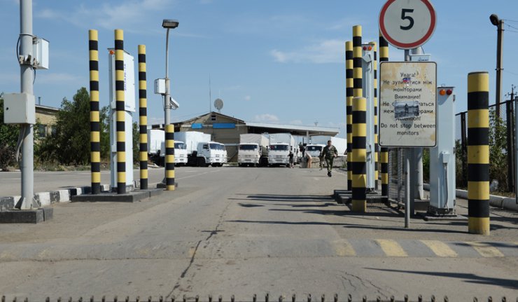 Хуманитарни конвој на граници са Украјином