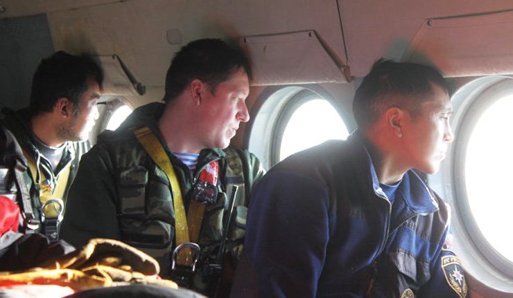 Група падобранаца, припадника десантних јединица, тражи нестали Ми-8 у Туви