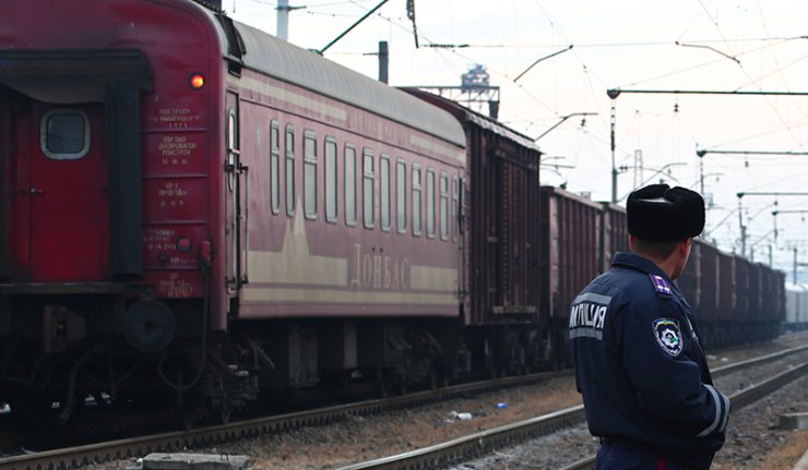 Воз са олупинама малезијског авиона стигао у Харков