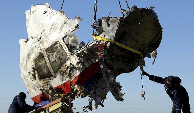 У телима погинулих путника Боинга 777 нађени трагови ракета