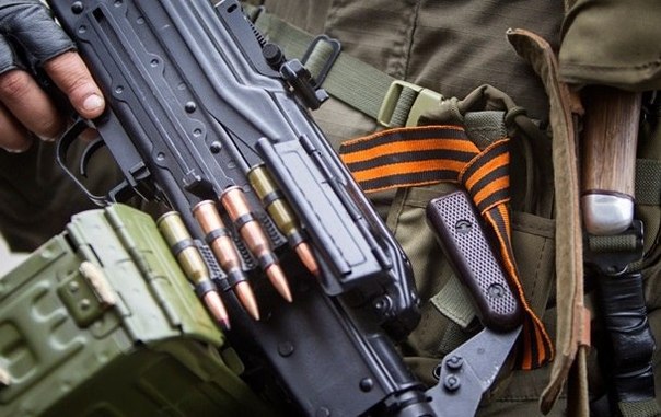 Kijevske snage povlače oružje, DNR dala rok do 19:00 časova