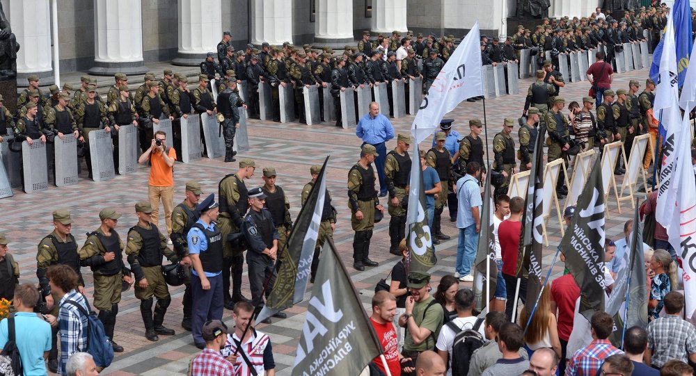 Биланс немира у Кијеву: Двоје мртвих, 140 повређених
