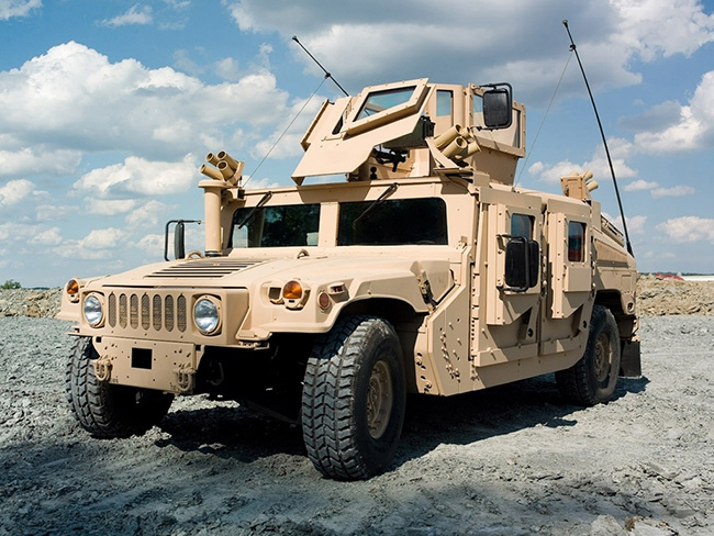 Са мађарске стране границе – оклопна возила Humvee са митраљезима