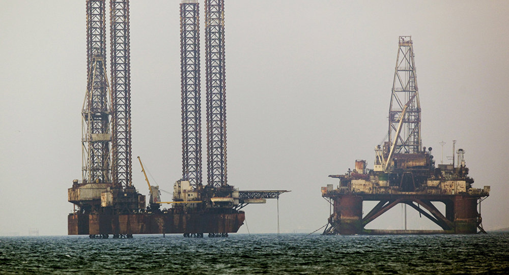 На нафтној платформи у Каспијском мору погинуле 32 особе