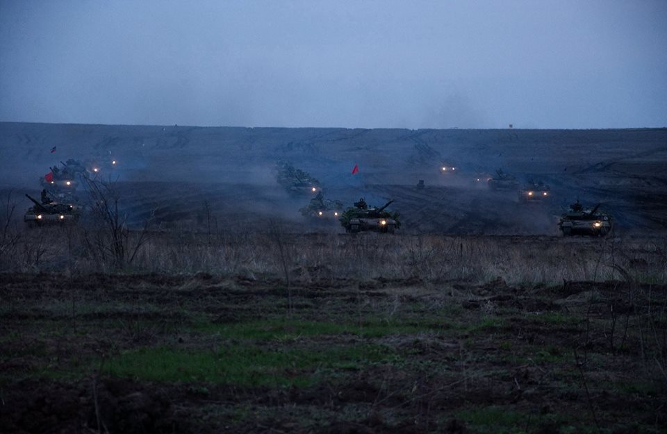 Nastavljaju se napadi na DNR i LNR