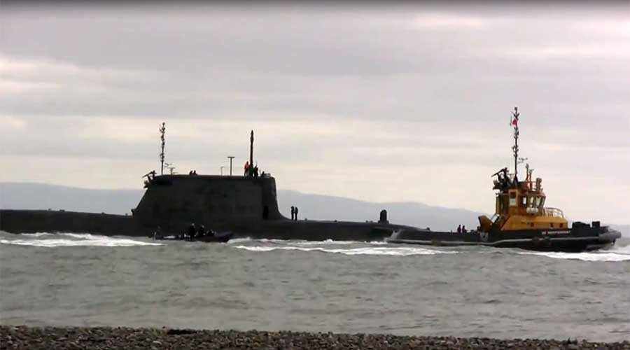 Британска нуклеарна подморница се сударила са трговачким бродом