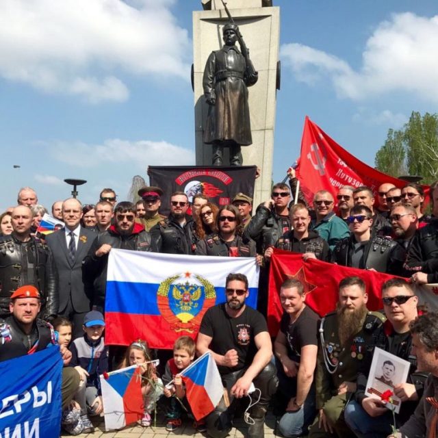 Хирург: Власти ЕУ под претњом отказа забрањују новинарима да извештавају о Ноћним вуковима