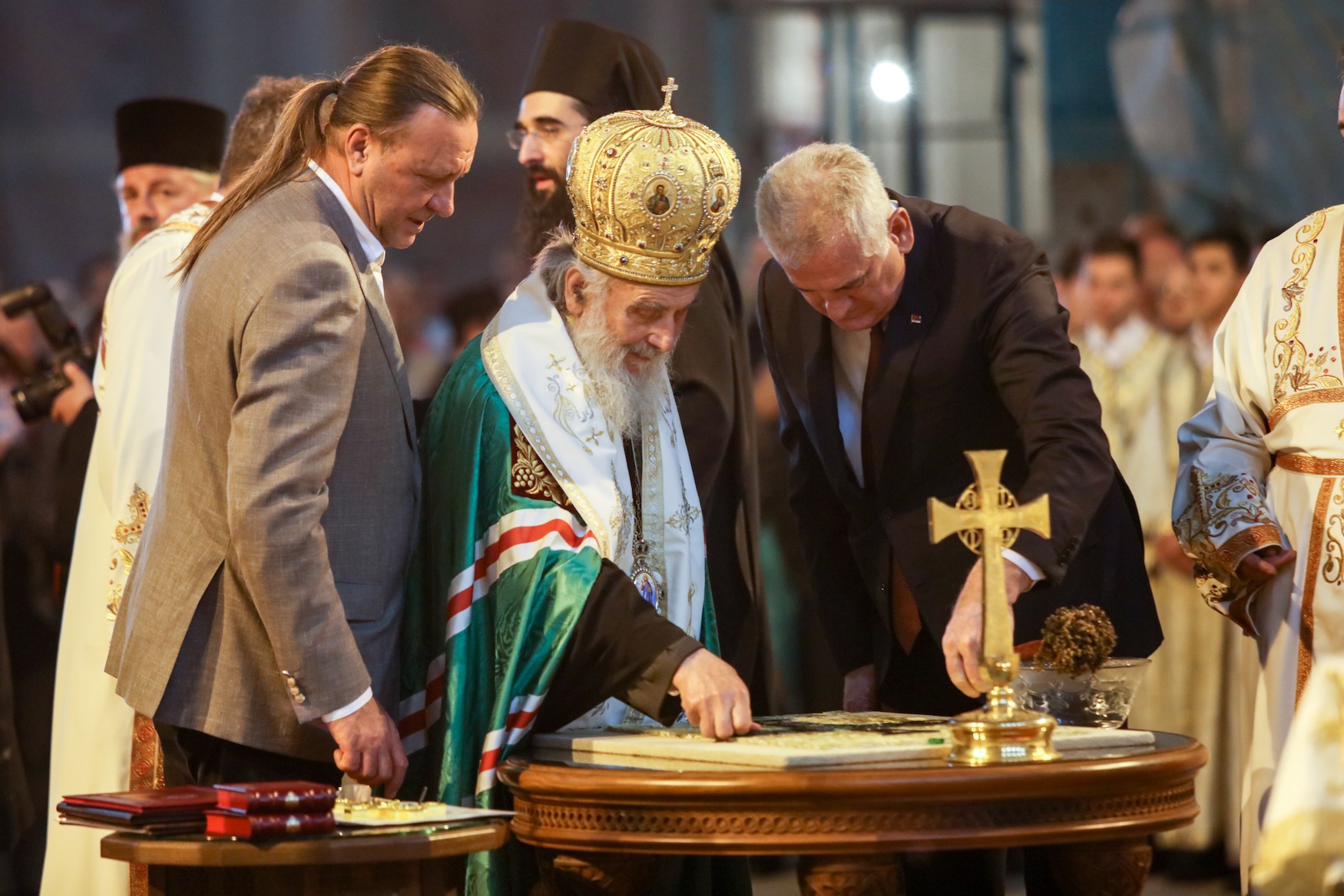 Патријарх Иринеј одликовао Александра Дјукова и Кирила Кравченка орденом Светог Саве