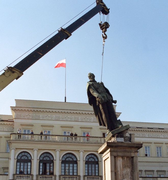 Пољска ће уклонити све совјетске споменике