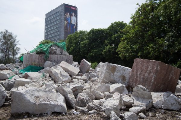 У Украјини уклоњено 2.389 совјетских споменика, уместо њих споменици „херојима рата против Русије“