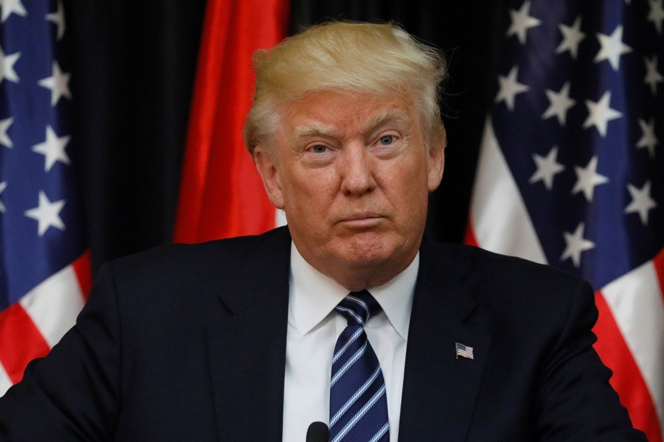 Трамп: Интернет би требало искључити због екстремиста