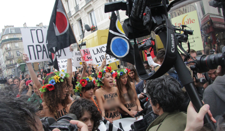Femen-ke se svlače za novac