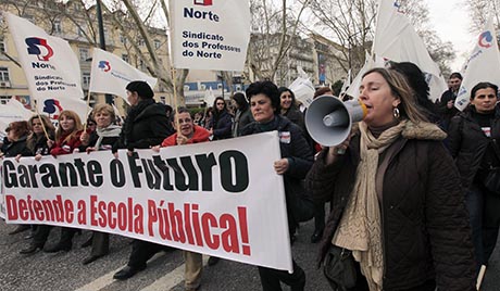 У Португалу протести због смањења буџета