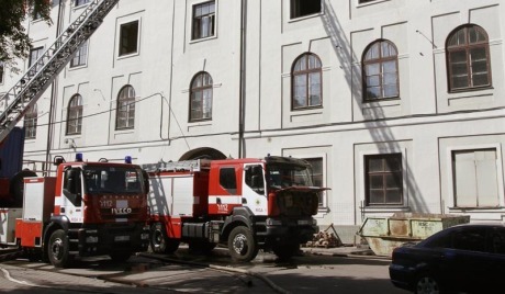 Избио пожар у чувеном париском хотелу „Ламбер“