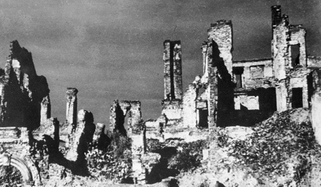 Вандали у Варшави сипали фарбу на споменик совјетским војницима