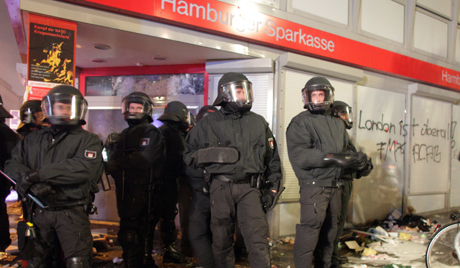 Хамбург: У нередима повређена 82 полицајца