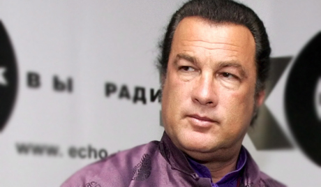 Стивен Сигал хоће да рекламира руско оружје