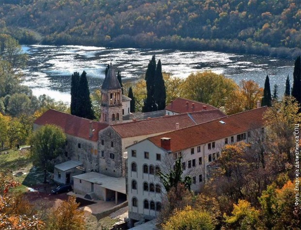 Четири века богословије манастира Крка