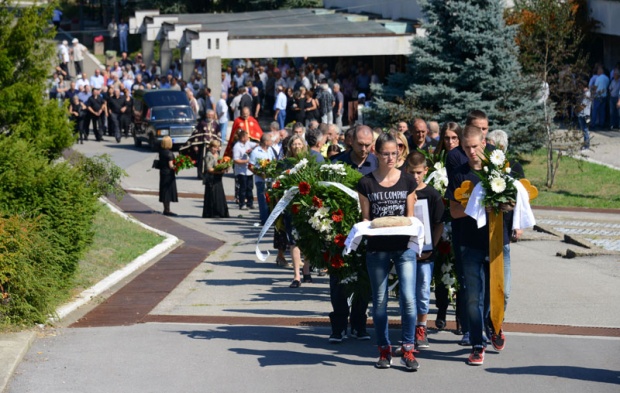 Генерал испраћен без војних почасти