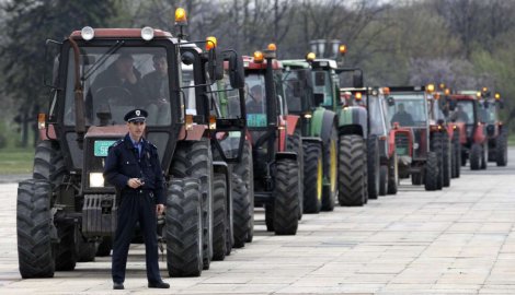 МУП не одобрава дефиле трактора