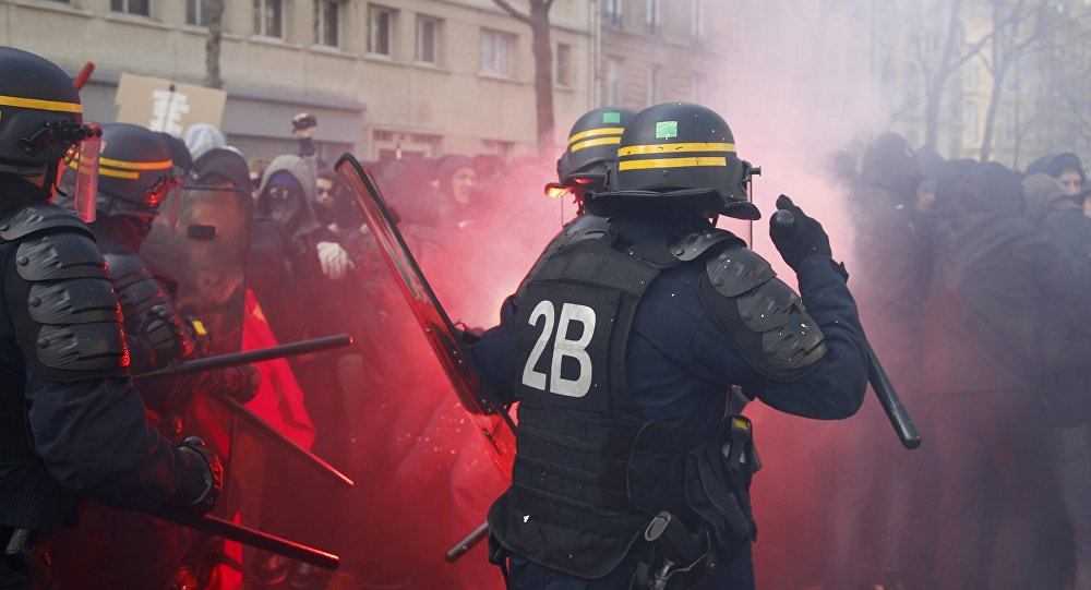 Ухапшено 130 особа у Паризу