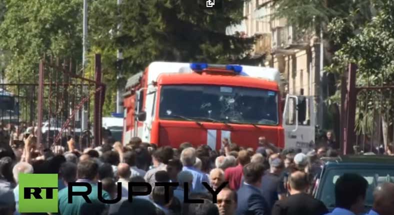 У Абхазији одржани велики протести
