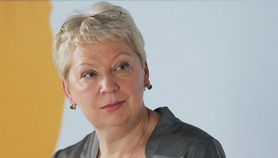 Министар образовања Русије саветује да деца буду активнија и не проводе време на интернету