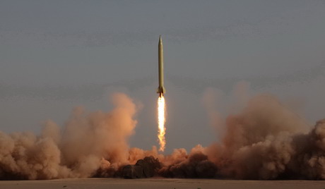 Иран се спрема да тестира космички носач ракета