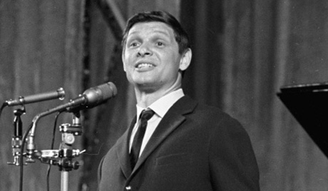 Преминуо Едуард Хиљ